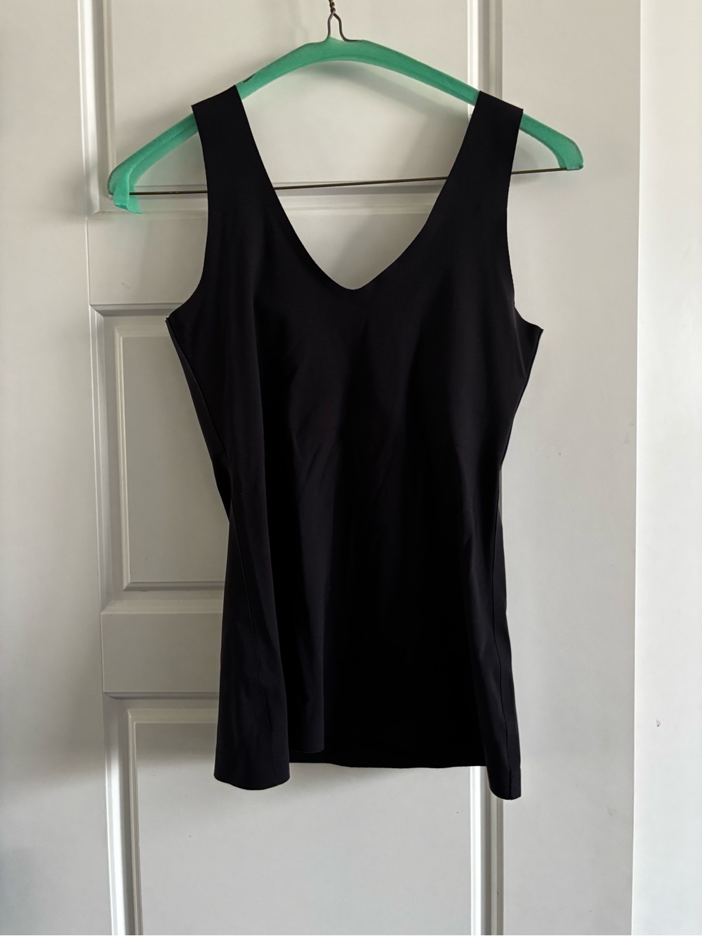 Knix Black Braless Contour Shaping Tank Top Built-In Support Size Small - Picture 3 of 4